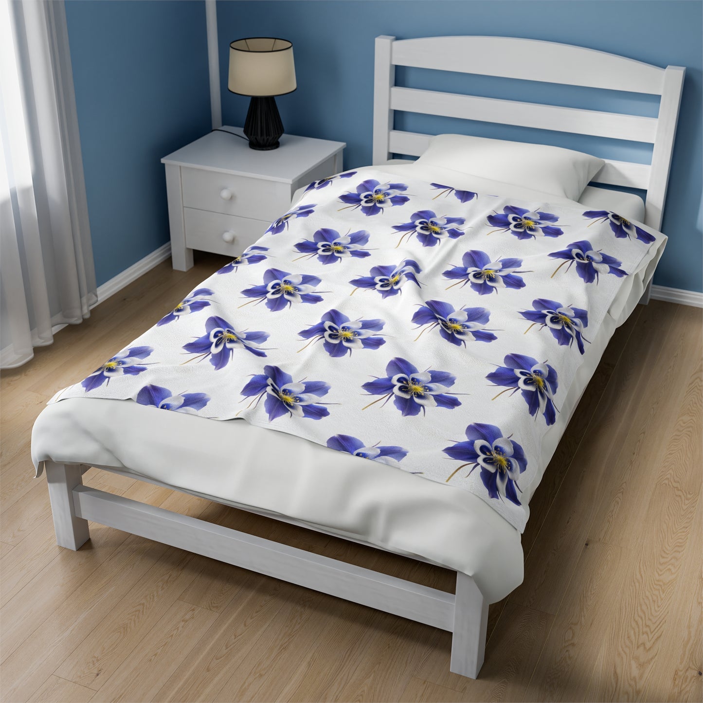 Velveteen Plush Blanket with Colorful Aquilegias Flower Design