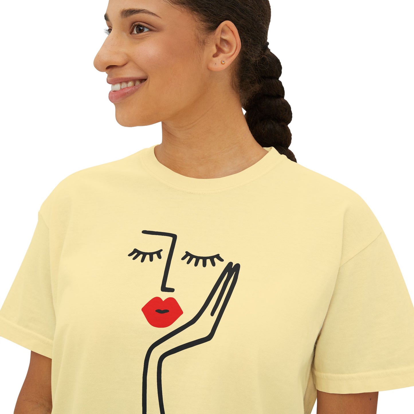 Women's Boxy Tee with Abstract Face Design - Casual Summer Top, Graphic Tee, Artsy Shirt, Gift for Her, Fashion Statement