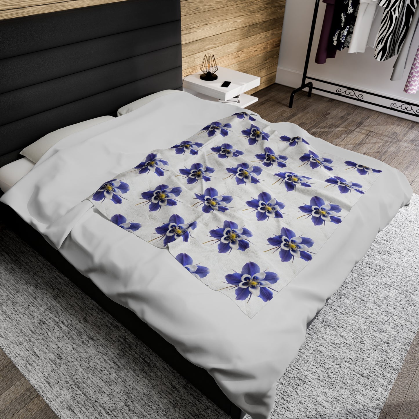 Velveteen Plush Blanket with Colorful Aquilegias Flower Design