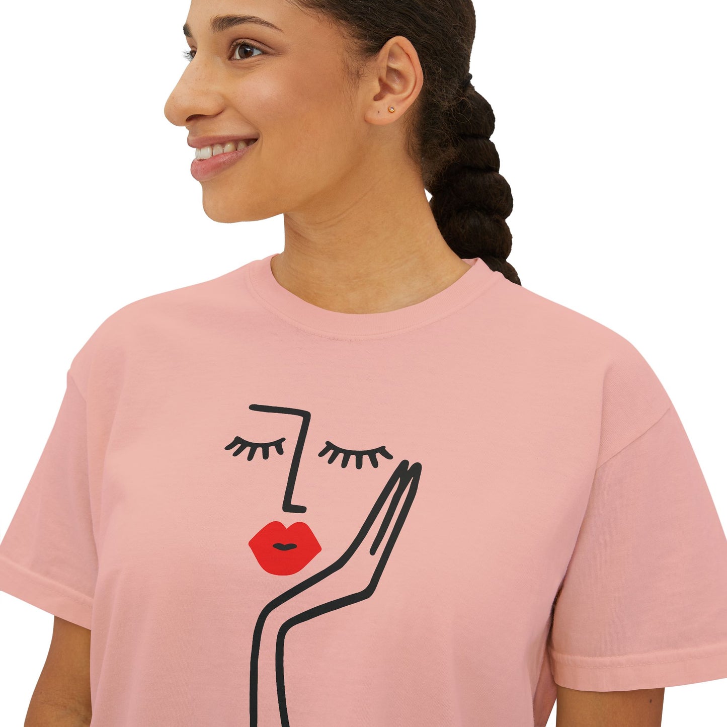 Women's Boxy Tee with Abstract Face Design - Casual Summer Top, Graphic Tee, Artsy Shirt, Gift for Her, Fashion Statement