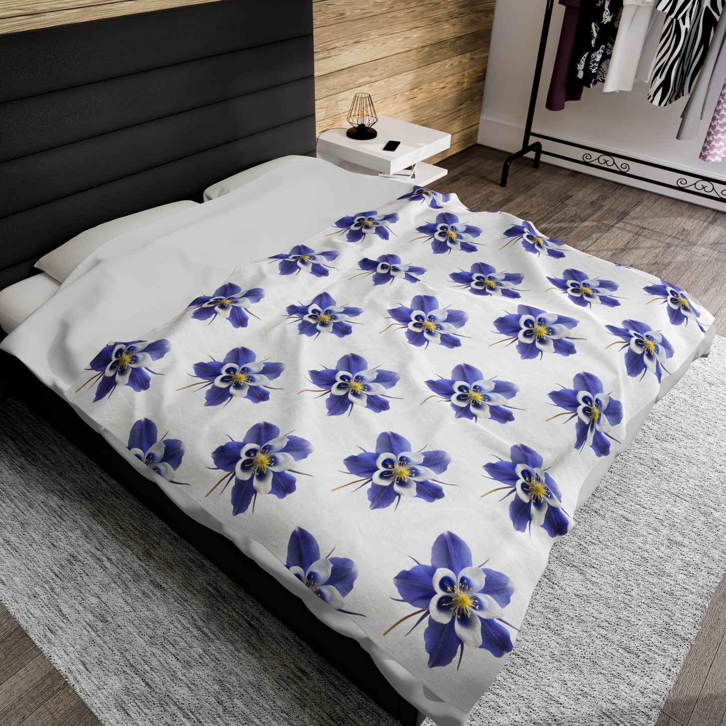 Velveteen Plush Blanket with Colorful Aquilegias Flower Design