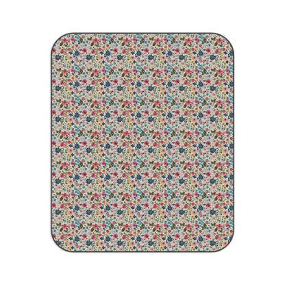 Tiny Scattered Blooming Cheer Picnic Blanket