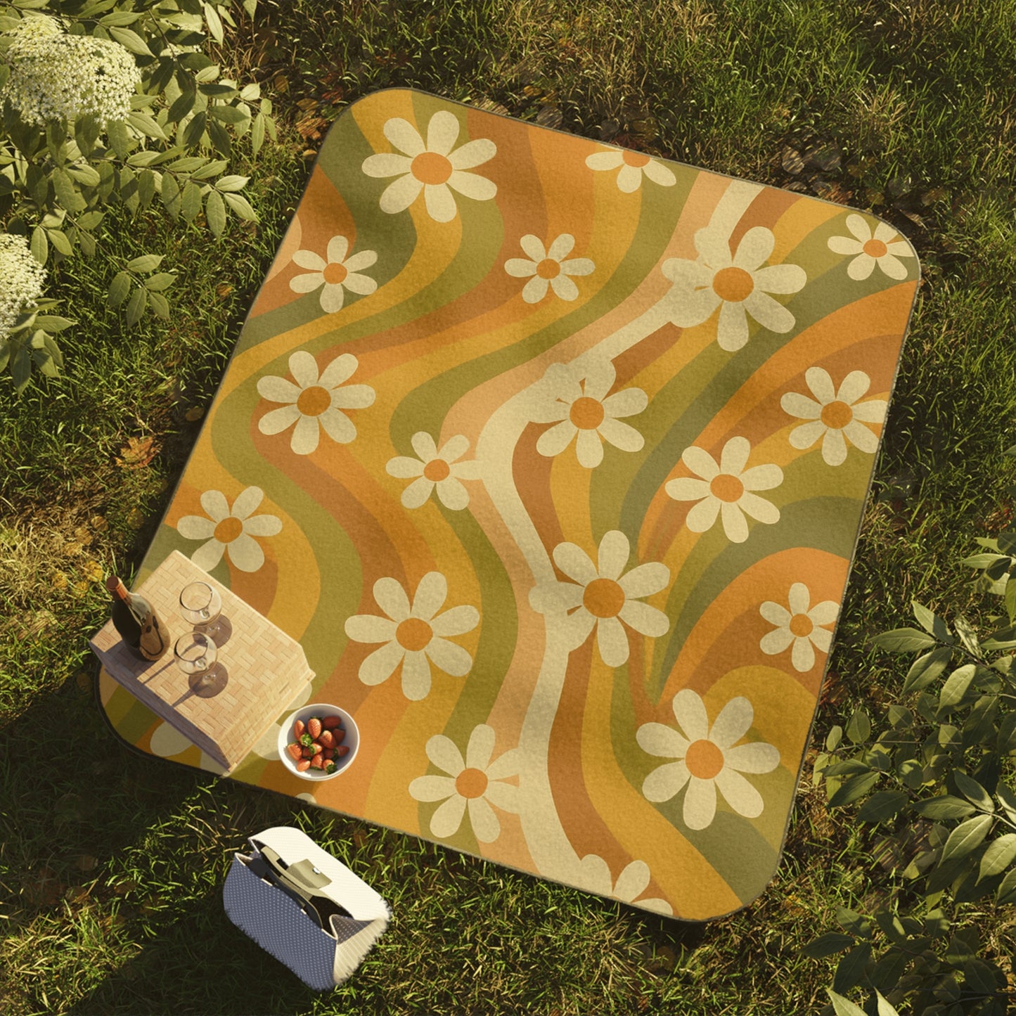 Retro Floral Picnic Blanket - Ideal for Outdoor Gatherings & Celebrations
