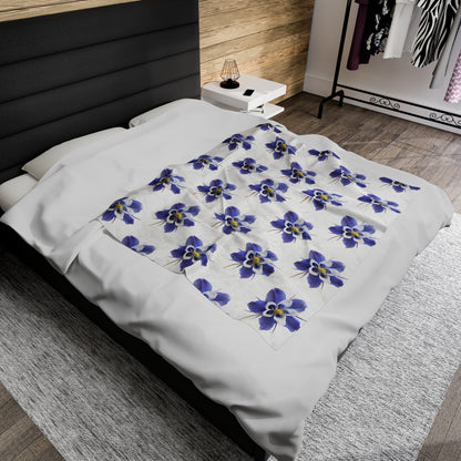 Velveteen Plush Blanket with Colorful Aquilegias Flower Design