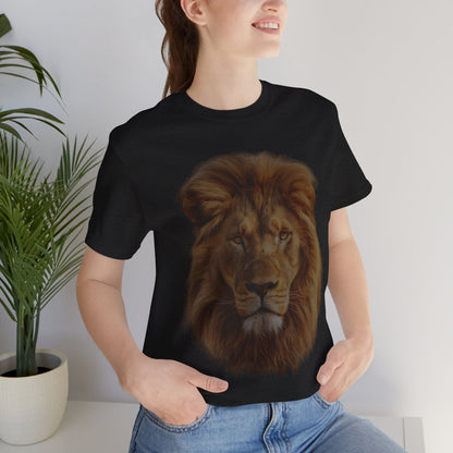 Unisex Lion Portrait Tee - Majestic King of the Jungle T-shirt